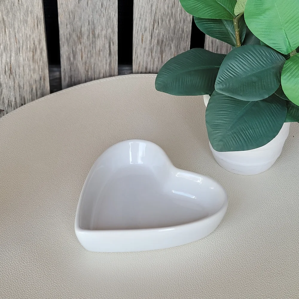 Charming White Heart-Shaped Ceramic Dish- Pacific Island Creations - Picture 7 of 8